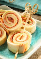 /album/galleria-foto-homepage/rotolini-di-pane-salse-e-ortaggi-jpg/